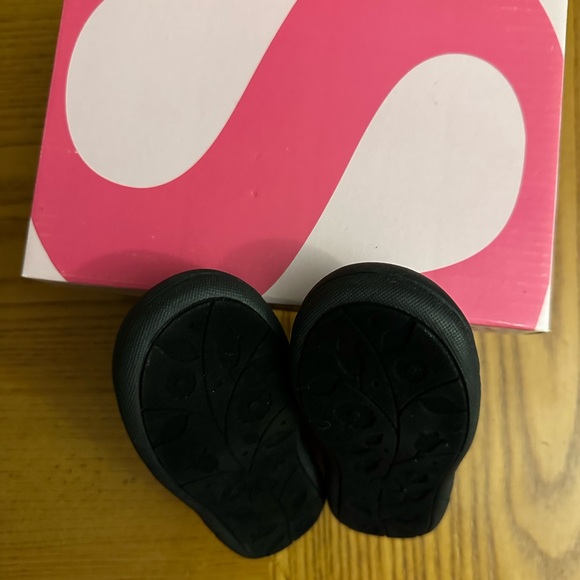 NIB Sprox Black Patent Kitty Shoes Kids Size 7 - Picture 4 of 4